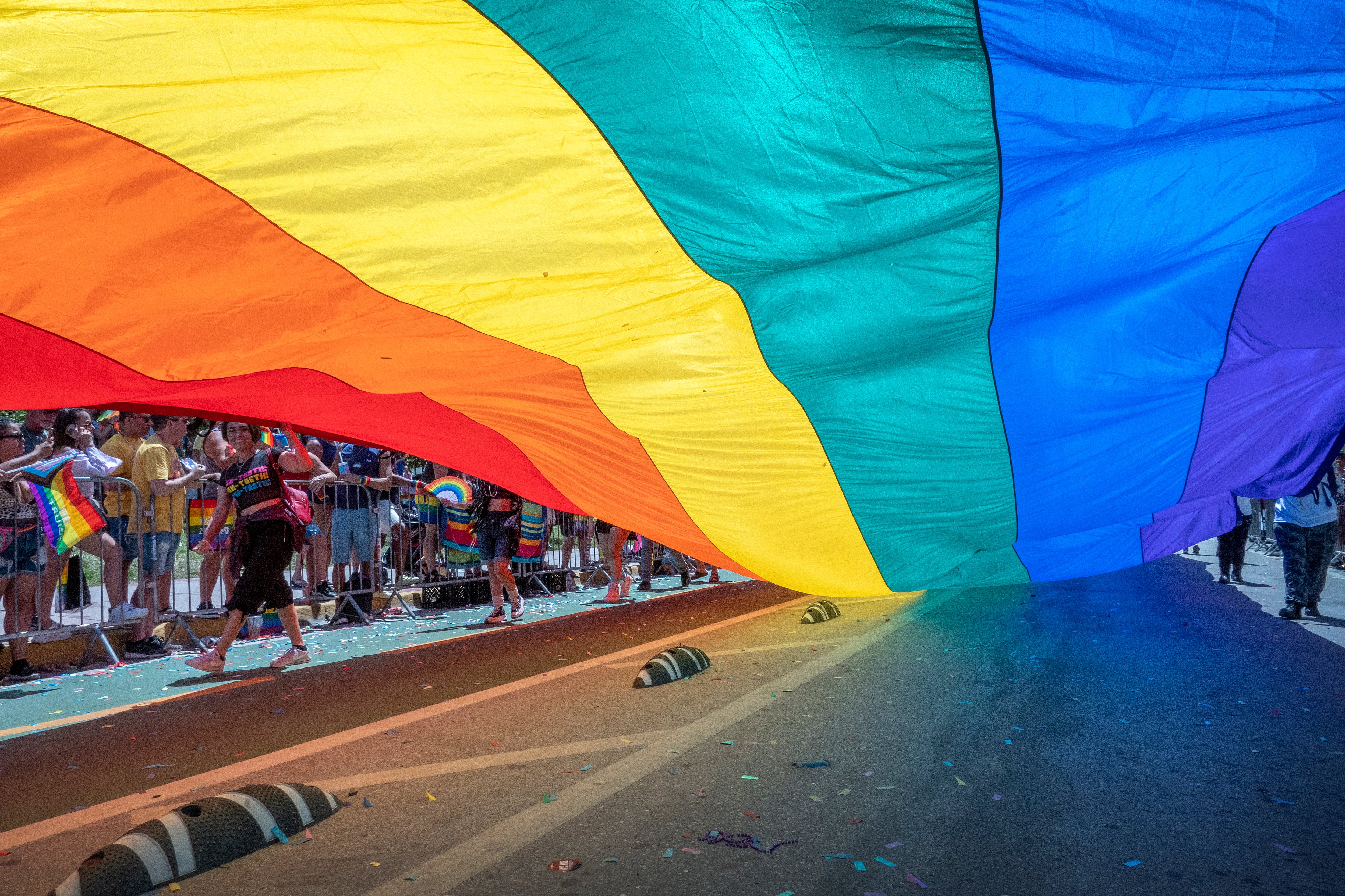 Florida's Anti-Drag Bill Might Impact Gay Pride Parades - Vimarsana News