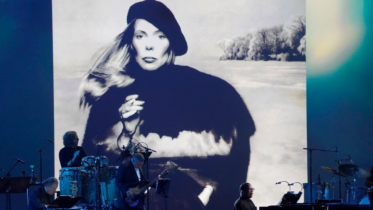 Generations Sing to Joni Mitchell in Pre-Grammys Tribute