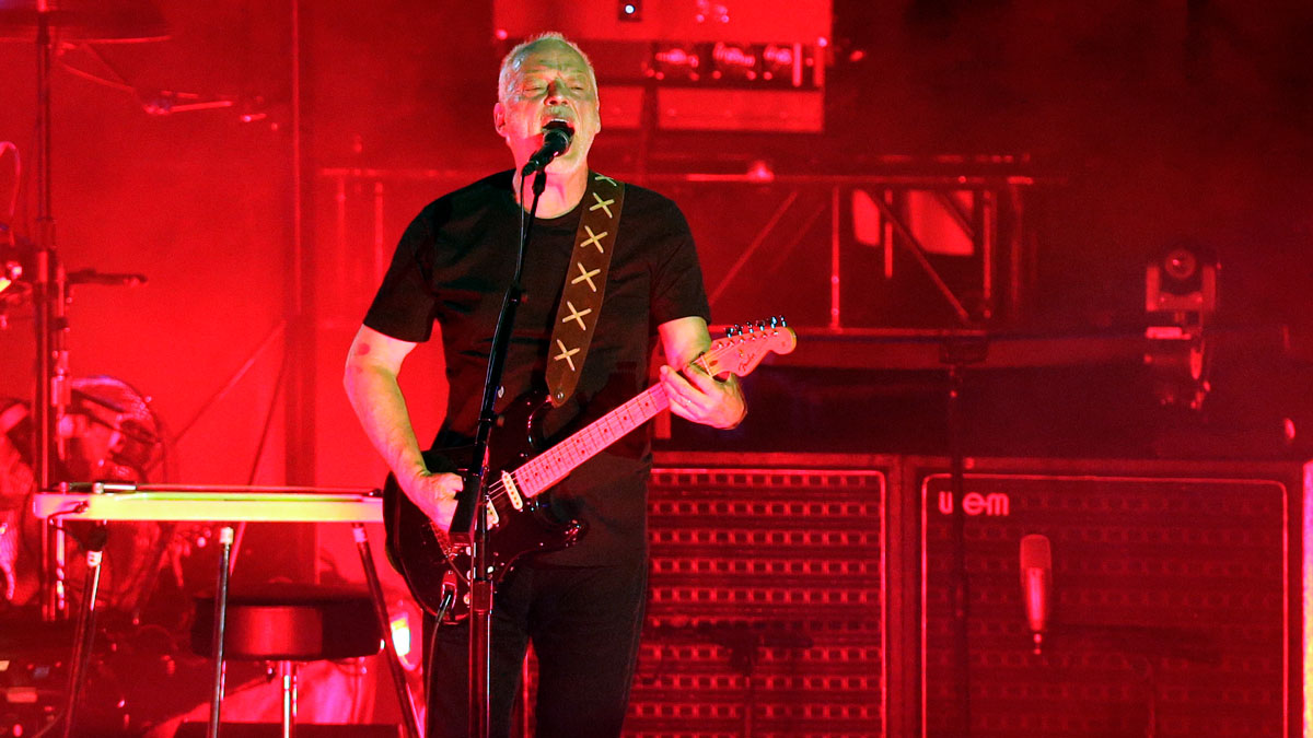 Pink Floyd Members Reunite to Record Song for Ukraine Pink Floyd Members Reunite to Record Song for Ukraine