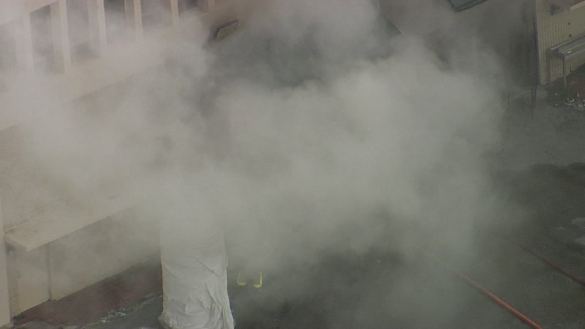 Raw: Crews Battle Fire at Warehouse in NW Miami-Dade – NBC 6 South Florida