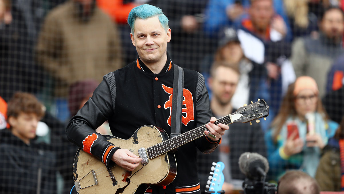 Jack White Marries Olivia Jean Onstage During Concert — Minutes After Proposing Jack White Marries Olivia Jean Onstage During Concert — Minutes After Proposing
