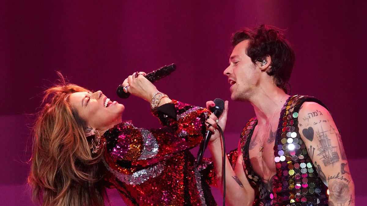 Watch Harry Styles and Shania Twain Unite for Surprise Performance at Coachella