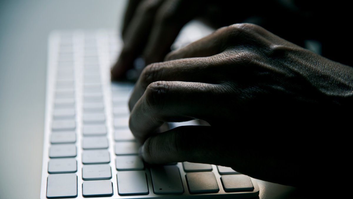 FBI Warning: Teens Targeted in 'Sextortion' Schemes – NBC 6 South Florida - Vimarsana News