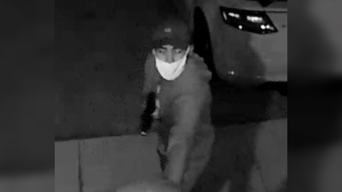 Police Search for Armed Robbery Suspect in Pembroke Pines Neighborhood ...