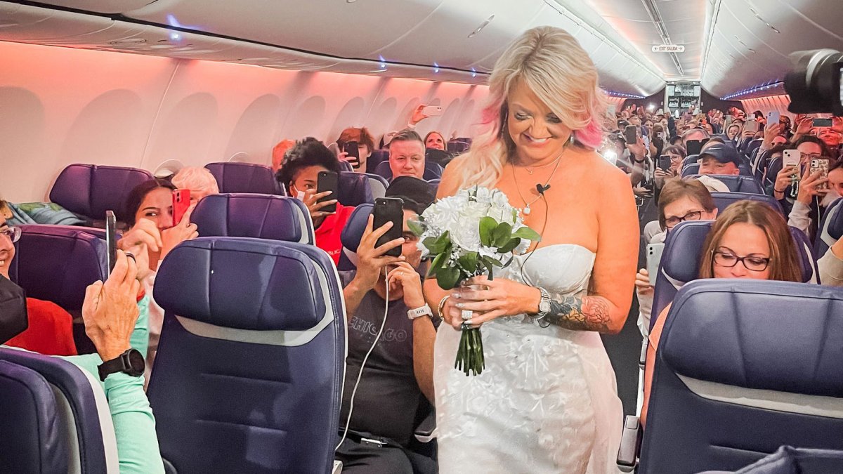 Facing Delays & Cancellations, Couple Marries In-Flight – NBC 6 South Florida - Vimarsana News