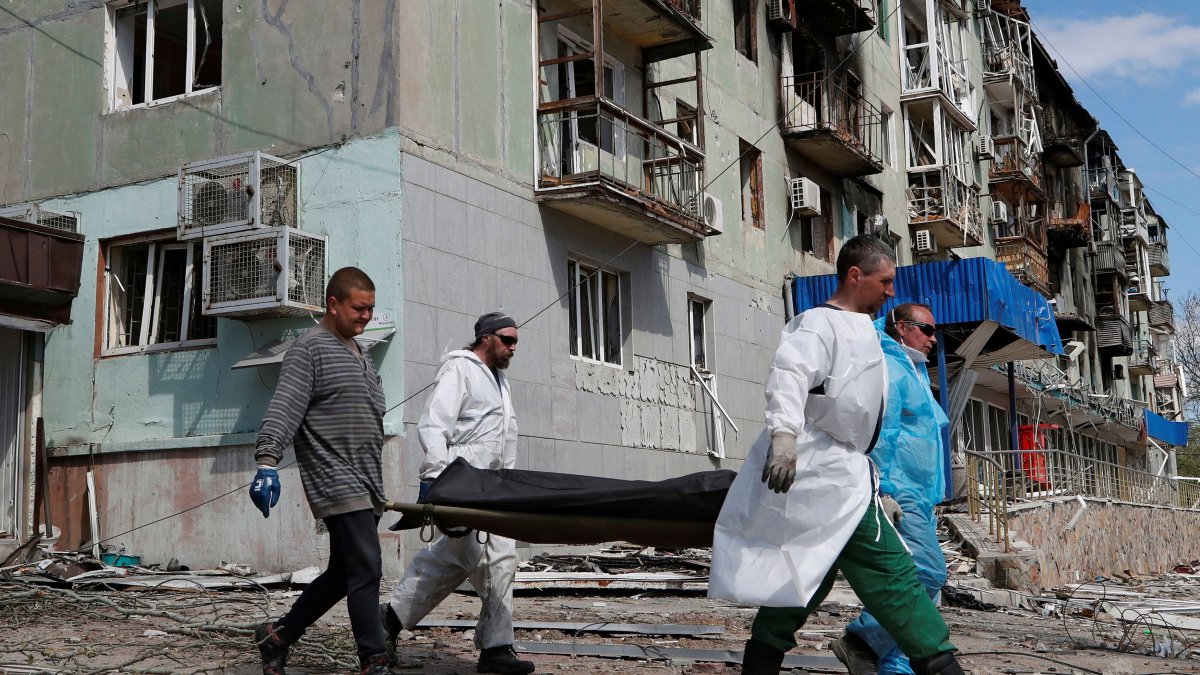 Evacuations From Besieged Mariupol Steelworks Continues; Explosions Heard in Russian Border Region - Vimarsana News