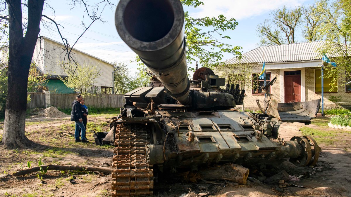 Russia Is the 'Most Direct Threat' to World Order, EU Chief Says; Russian Airstrikes Hit Northeastern Ukraine – NBC 6 South Florida - Vimarsana News