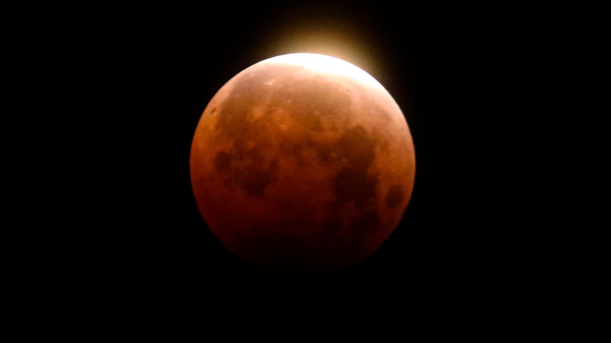 Moon Goes Blood Red This Weekend: ‘Eclipse for the Americas’
