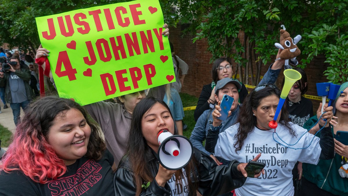 Jury’s Duty in Depp-Heard Trial Doesn’t Track Public Debate