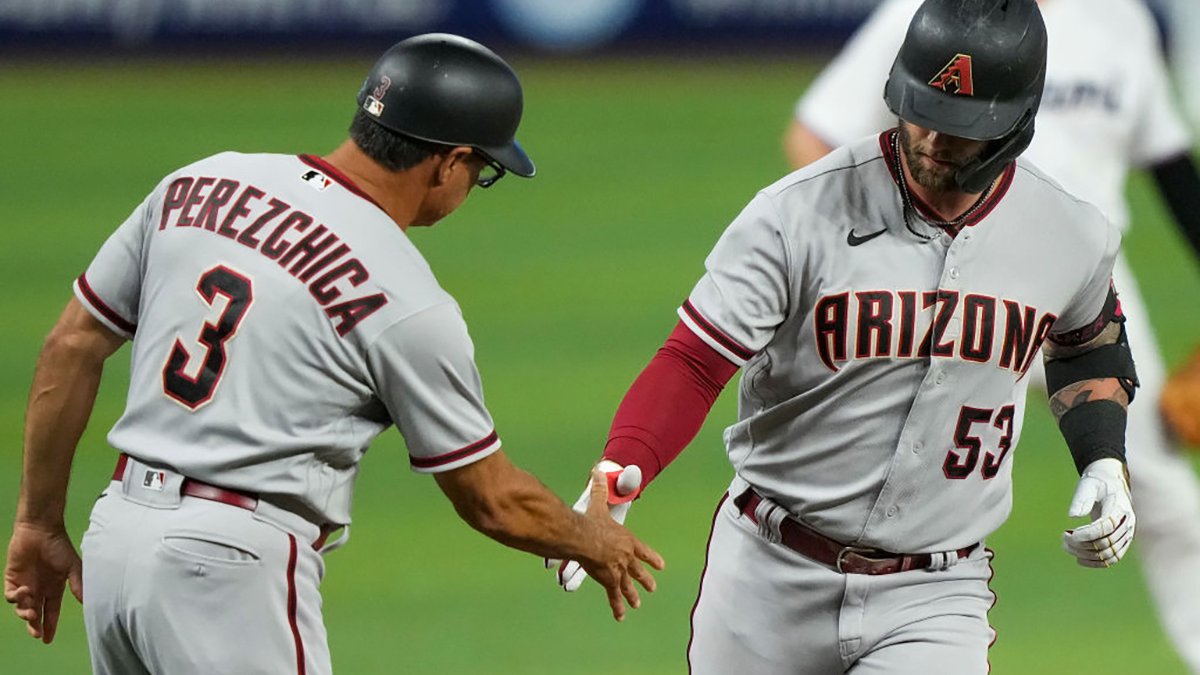 Madison Bumgarner ejected for Diamondbacks after 1 inning vs. Marlins