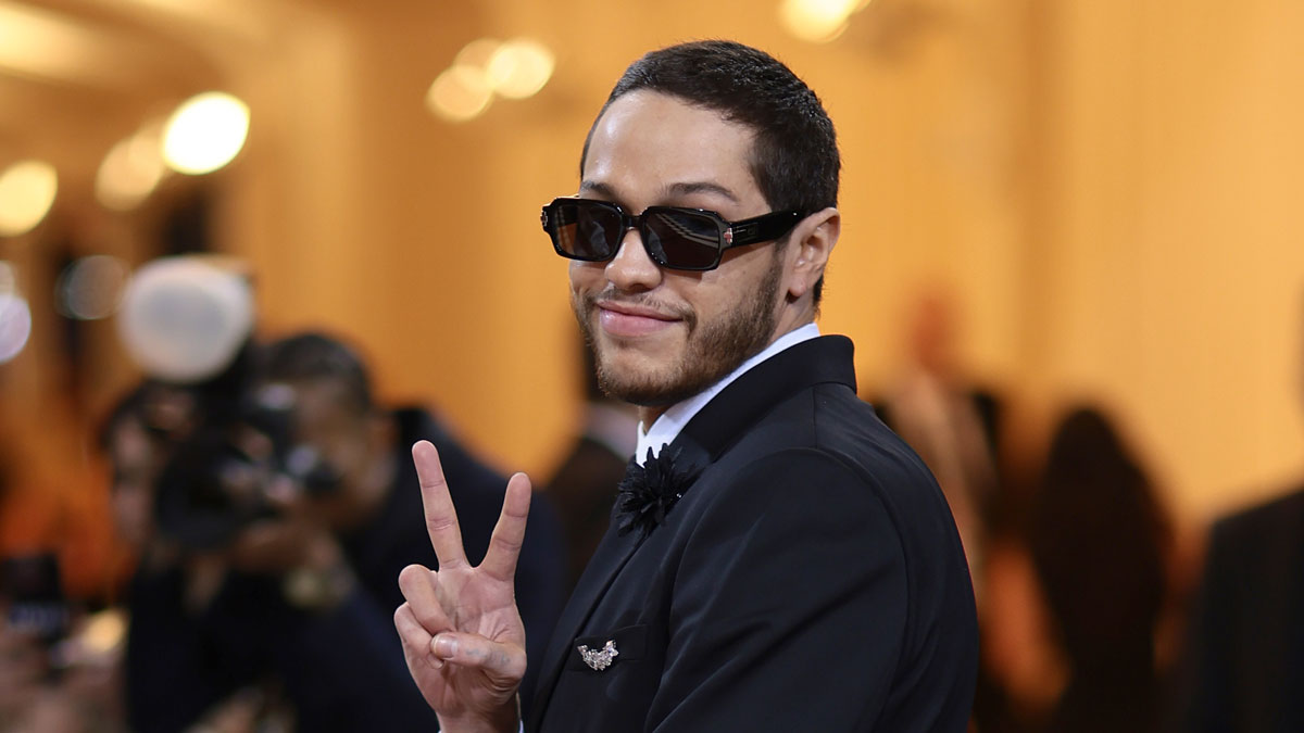 Pete Davidson References Kanye West and Ariana Grande in Moving Final ‘SNL’ Appearance Pete Davidson References Kanye West and Ariana Grande in Moving Final ‘SNL’ Appearance