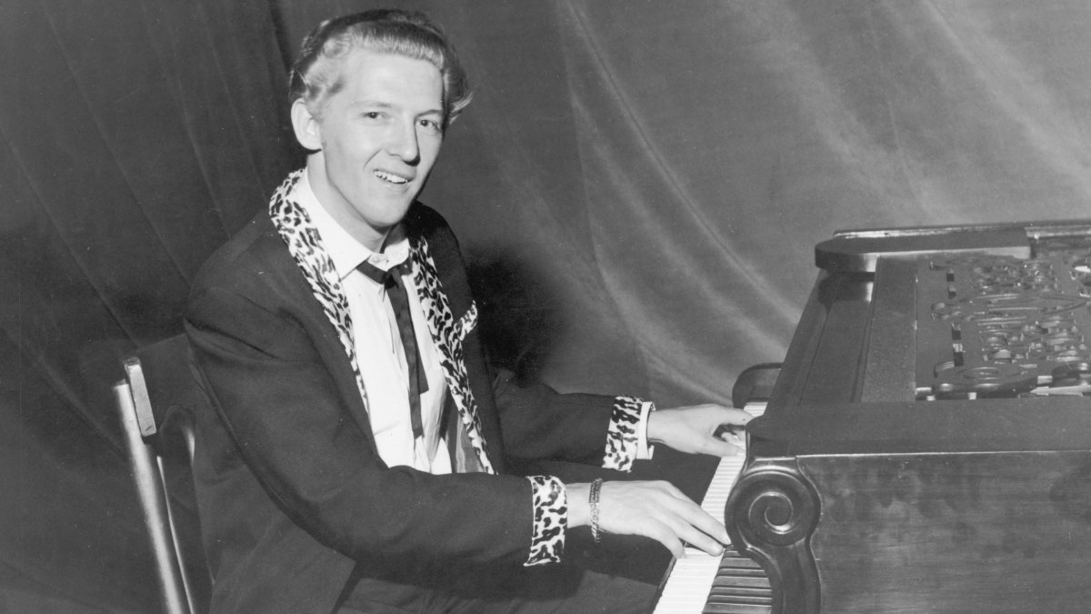 ‘Great Balls of Fire’ Legend Jerry Lee Lewis to Join Country Music Hall of Fame ‘Great Balls of Fire’ Legend Jerry Lee Lewis to Join Country Music Hall of Fame