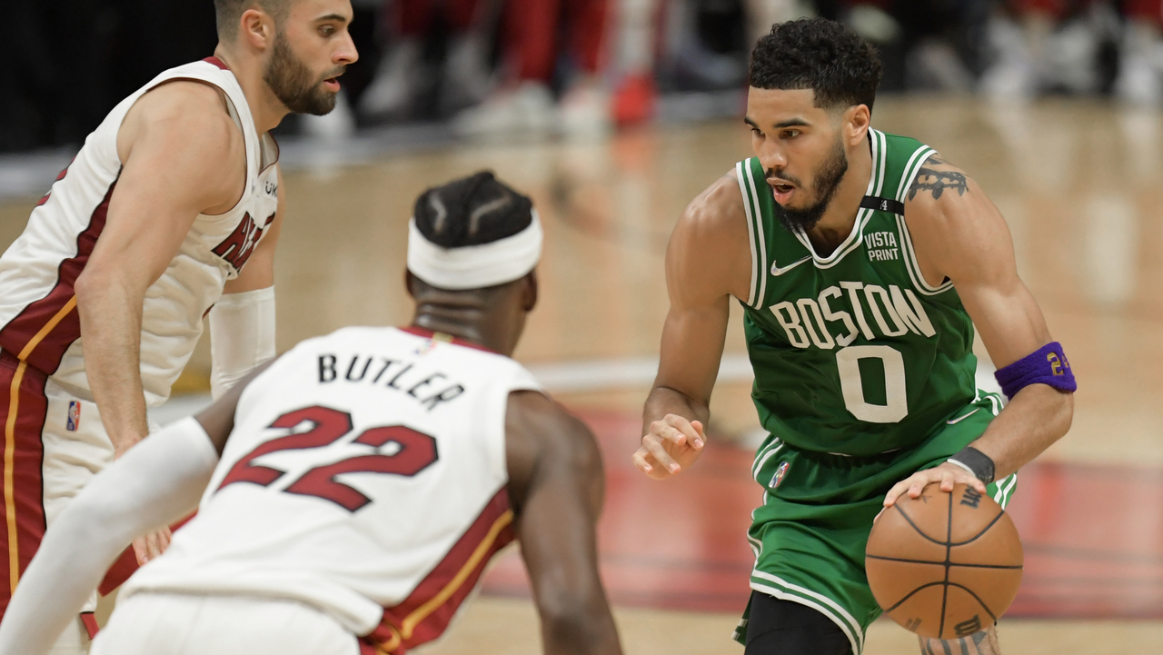 Tatum Awarded Inaugural Larry Bird Trophy - Duke University