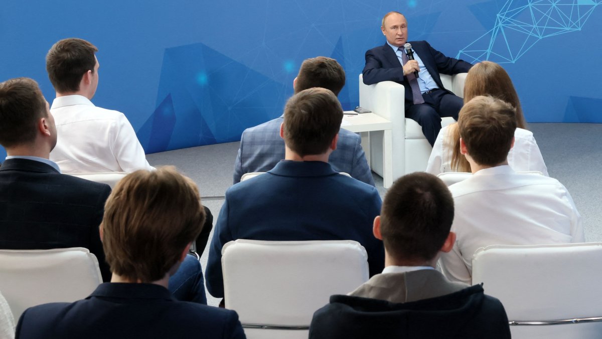 Putin Appears to Hint at Further Invasions; Zelenskyy Says Ukrainian Forces Holding on in the Donbas - Vimarsana News