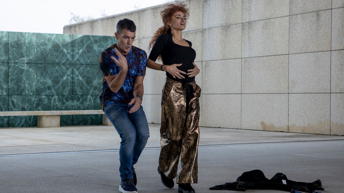 Cruz and Banderas United by Humor in ‘Official Competition’ Cruz and Banderas United by Humor in ‘Official Competition’