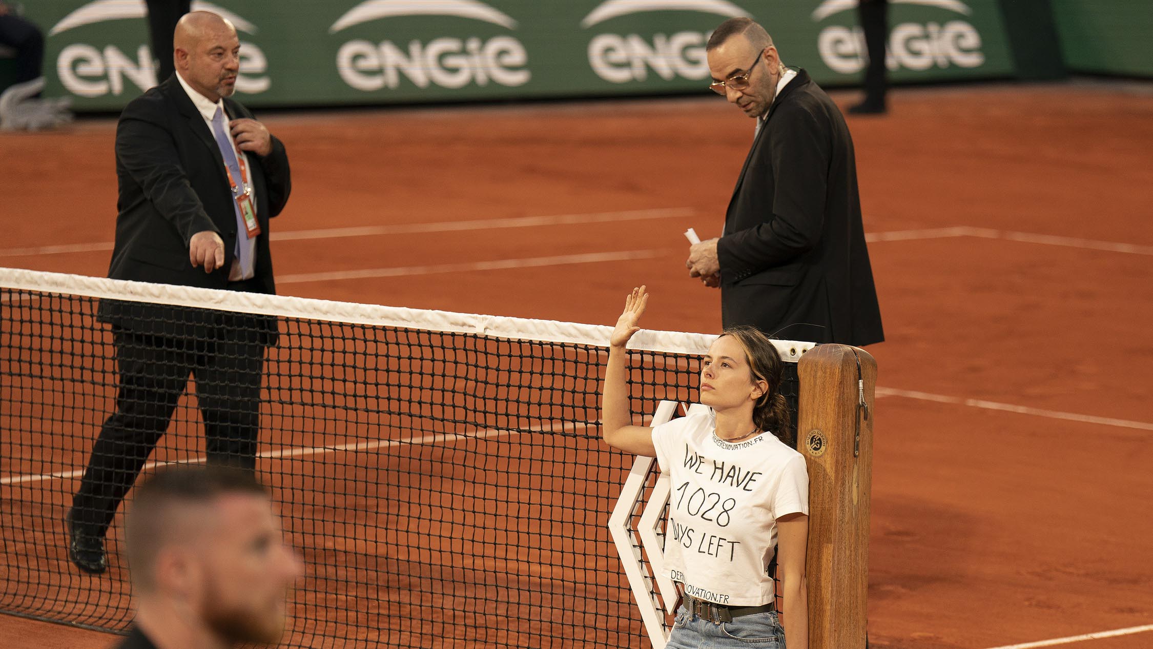 Protest Interrupts Casper Ruud – Marin Cilic French Open Semifinal