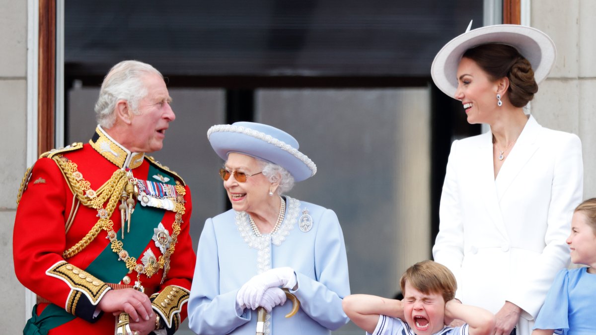 Queen Elizabeth II to Miss Jubilee Service Amid ‘Discomfort’