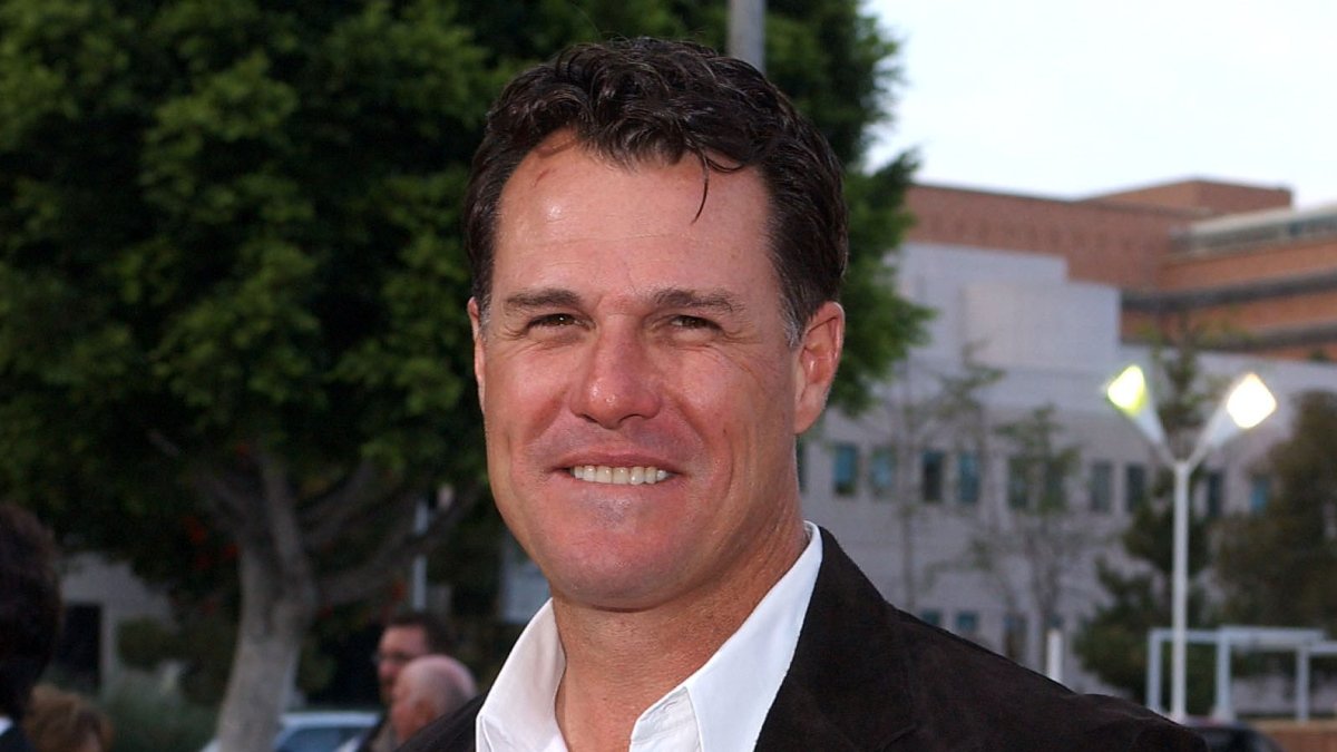 Brad Johnson, ‘Melrose Place’ Star, Dies at 62 From Covid