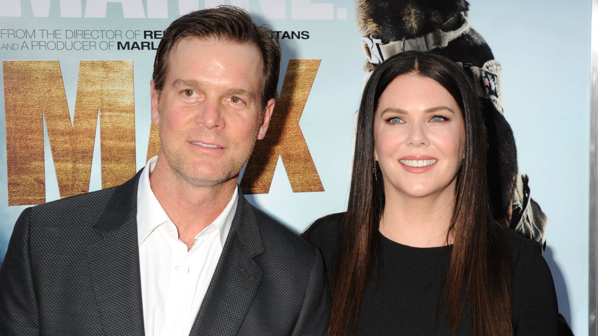 Lauren Graham and Peter Krause, of ‘Parenthood,’ Break Up After More Than 10 Years Together