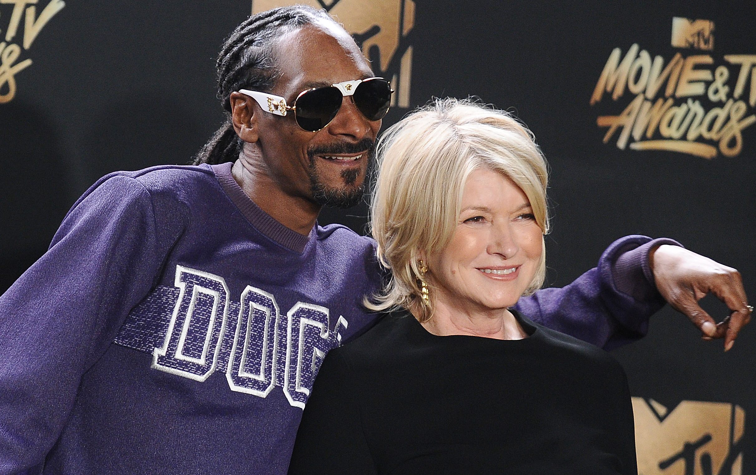 GettyImages-681289858-e1655752886131 Martha Stewart Has the Best Reaction After Snoop Dogg Confesses to Smoking 25 Times a Day