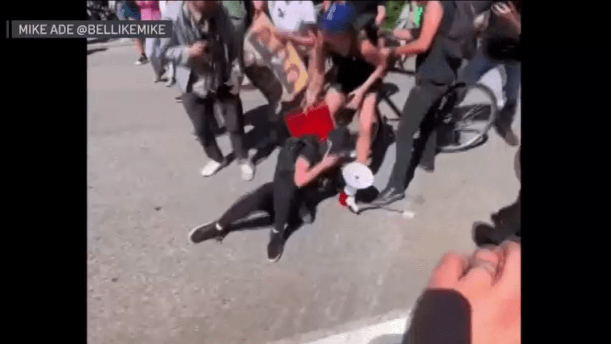 Video of Abortion Rights Protest Shows Full House’s Jodie Sweetin Shoved to Ground by LAPD Officers Video of Abortion Rights Protest Shows Full House’s Jodie Sweetin Shoved to Ground by LAPD Officers