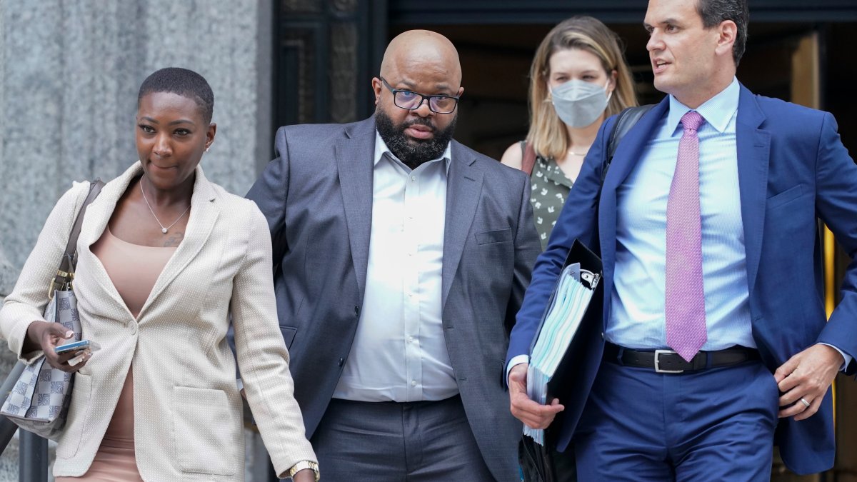 R. Kelly’s Manager On Trial for Making Threat to Theater Screening ‘Surviving R. Kelly’
