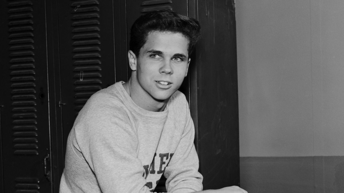 Tony Dow, Wally Cleaver on ‘Leave It to Beaver,’ Dies at 77 a Day After Death Was Prematurely Announced