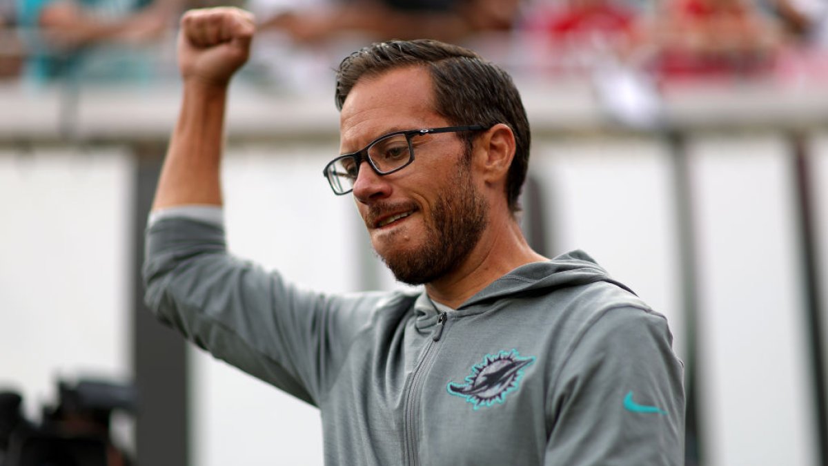 Mike McDaniel's Dolphins aren't 49ers East. They're something elevated