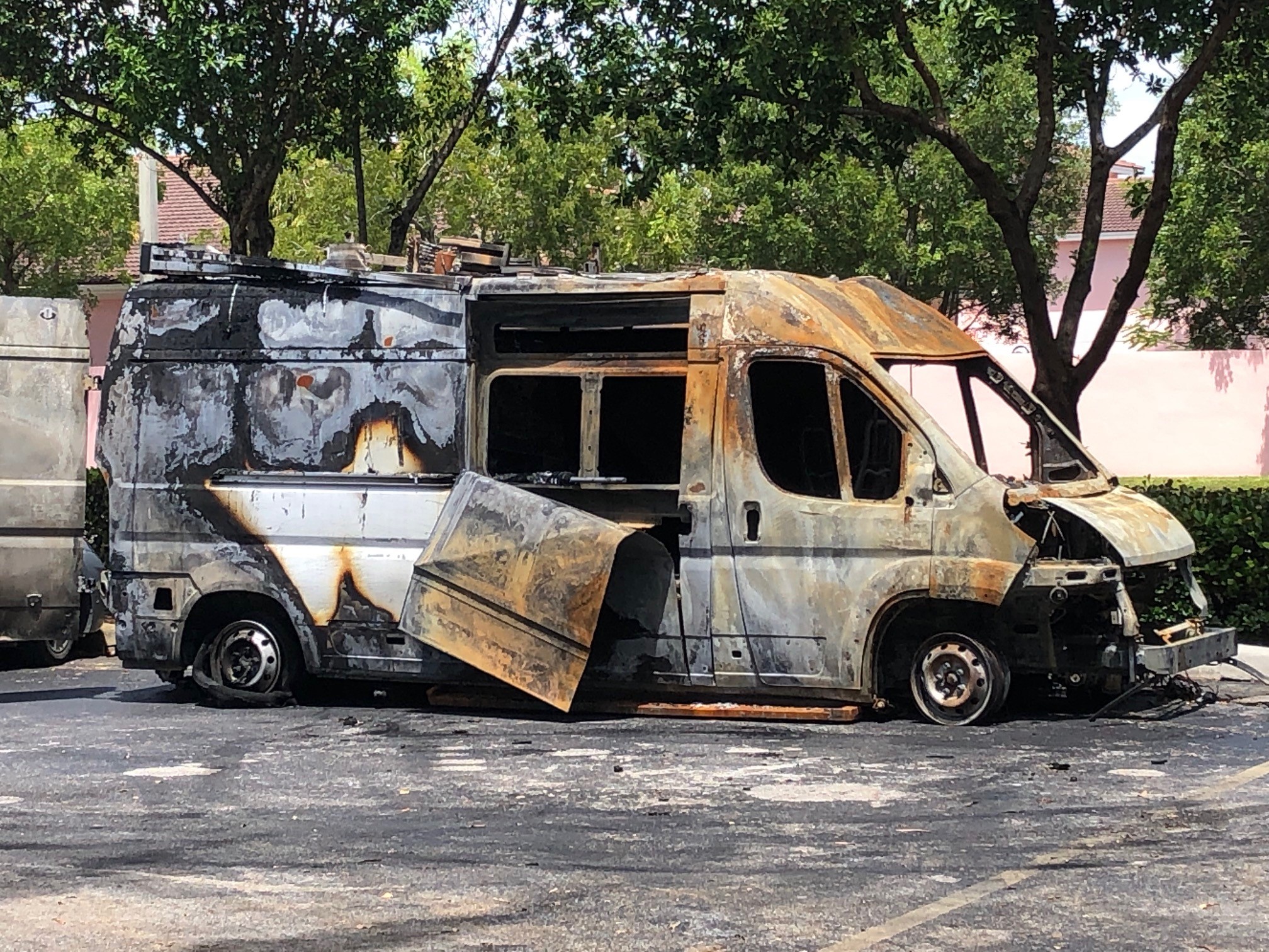 Man Facing 5 Arson Charges in Deerfield Beach Fire That Caused $1M in Damages