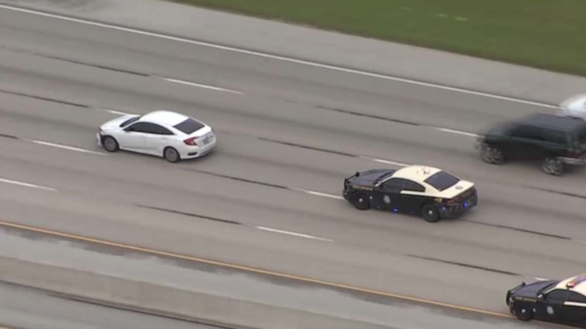 Police Speed Suspects Flee on Foot After High-Speed Police Chase Ends in Lauderhill ...
