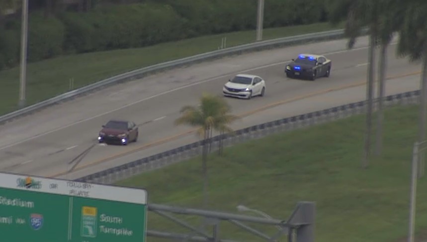 Suspects Flee on Foot After High-Speed Police Chase Ends in Lauderhill