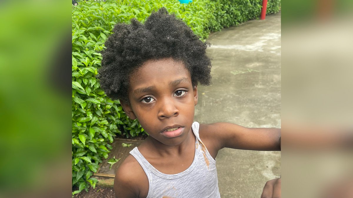 Parents Found After Small Child Seen Wandering Alone in Fort Lauderdale ...