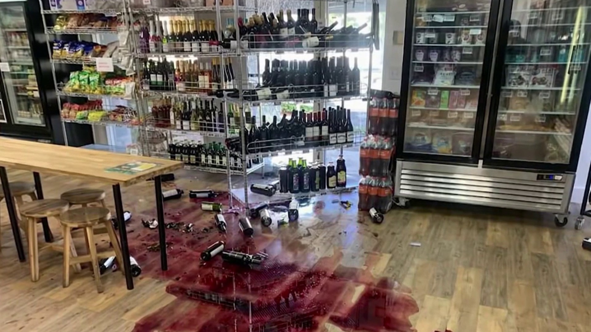 Thief Still at Large After Breaking Into Brazil Mart in Miami