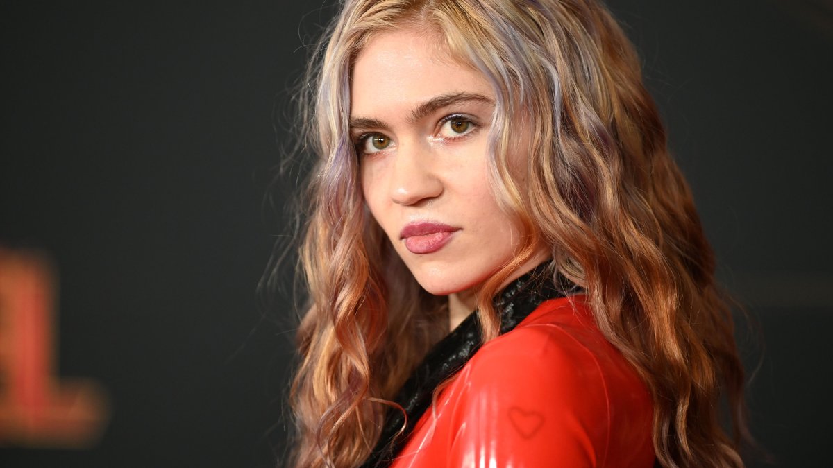 Grimes Seemingly Undergoes Method After Sharing Curiosity In Elf Ear Surgical procedures