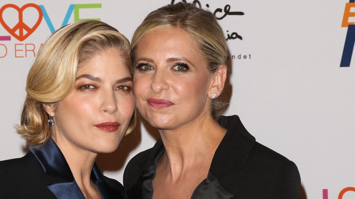 Sarah Michelle Gellar Cries Following Watching Selma Blair Contend on ‘Dancing With the Stars’ Sarah Michelle Gellar Cries Following Watching Selma Blair Contend on ‘Dancing With the Stars’