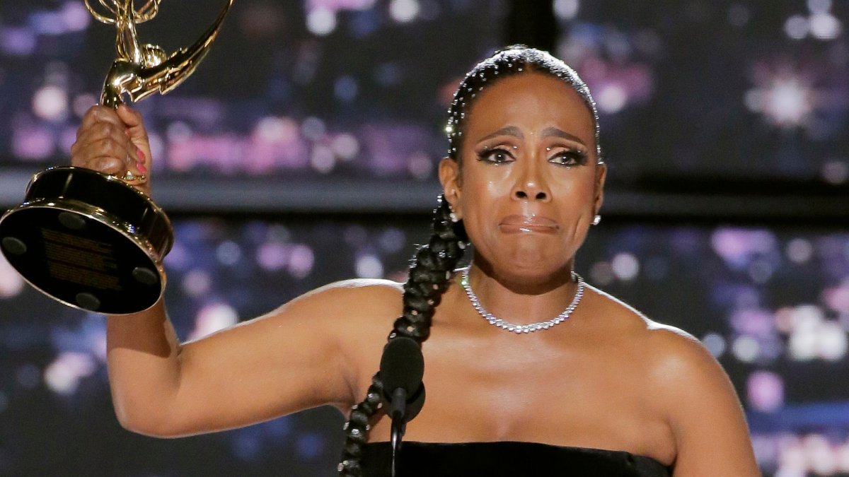 Leading Emmys Moments: Sheryl Lee Ralph Sings, Jimmy Kimmel Faces Backlash