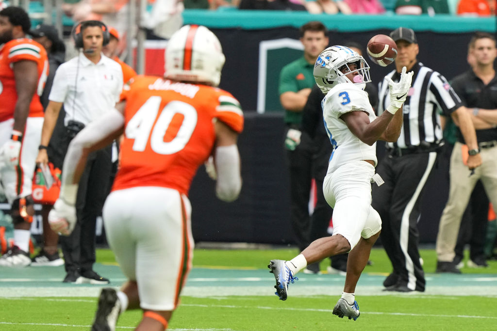 Middle Tennessee Uses Big Plays to Stun No. 25 Miami, 45-31