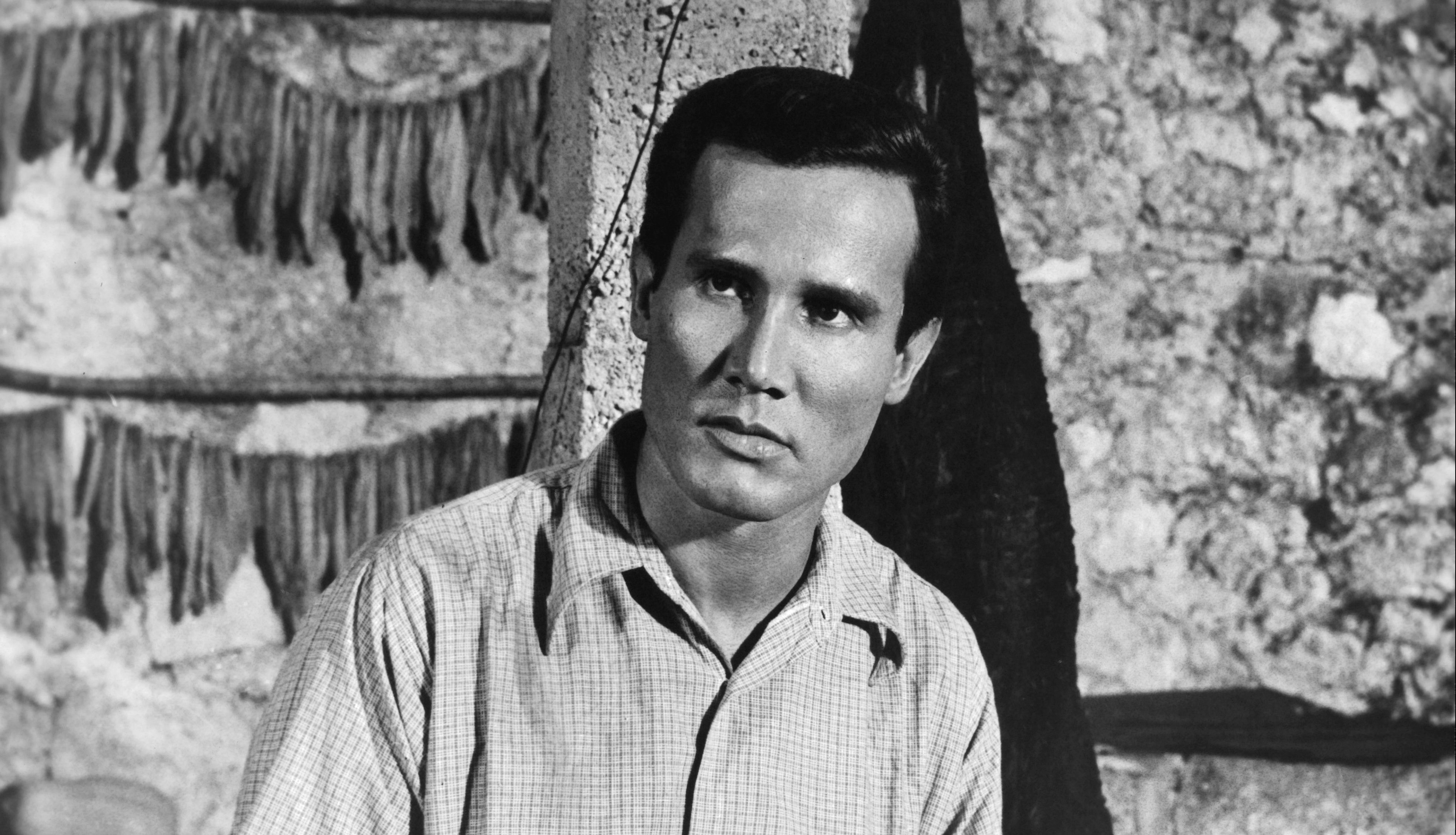 GettyImages-187272029-e1663454116918 Actor Henry Silva, Known for  Roles in ‘Ocean's 11' and ‘Manchurian Candidate,' Dies at 95