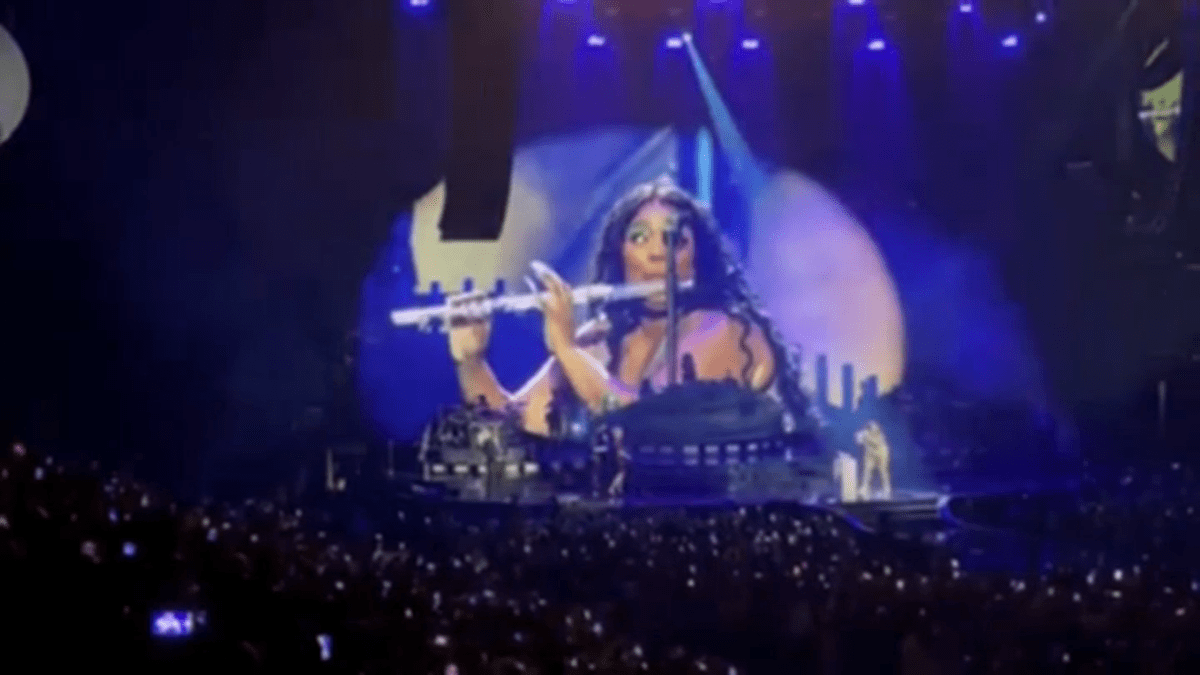 See It: Lizzo Performs President James Madison’s Crystal Flute on Stage in DC