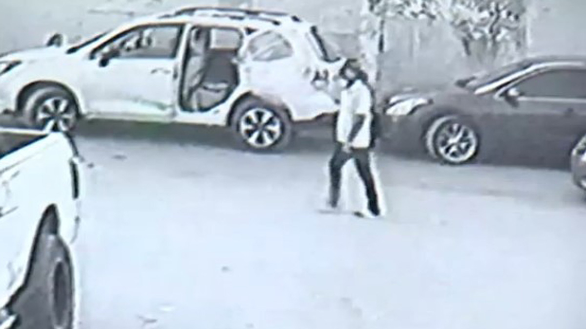 Video Shows Armed Man Moments Before He's Shot by Police in Opa-locka