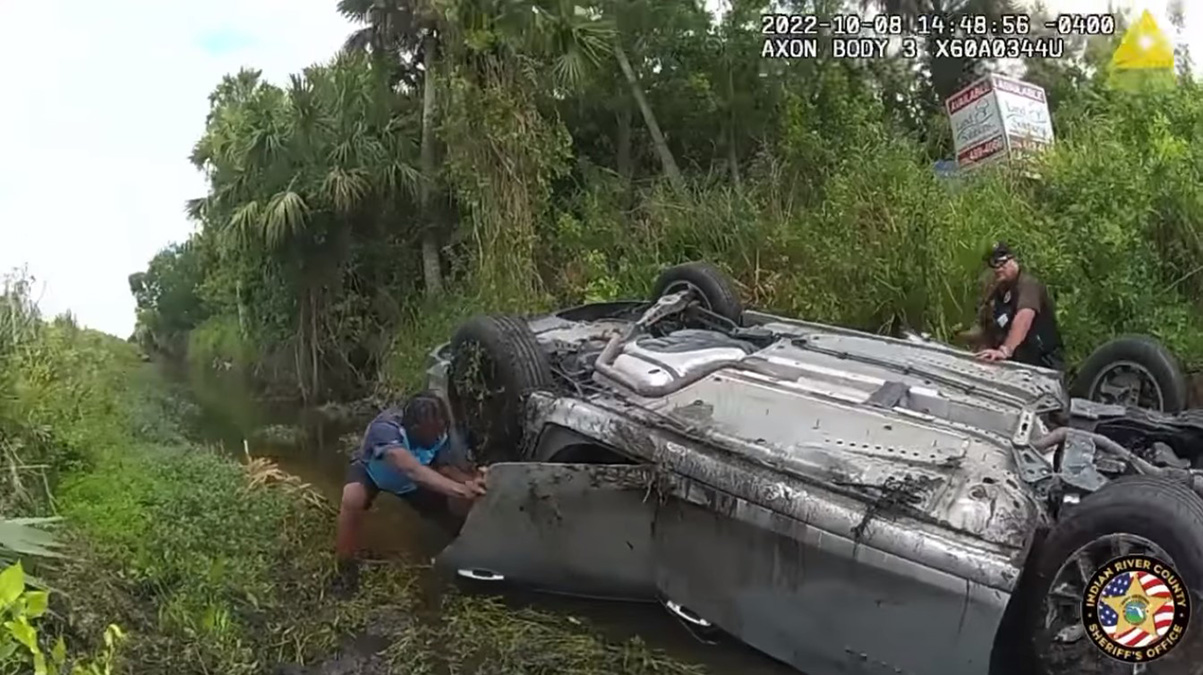 Deputies, Amazon Driver Save Florida Women After Car Becomes Submerged in Canal