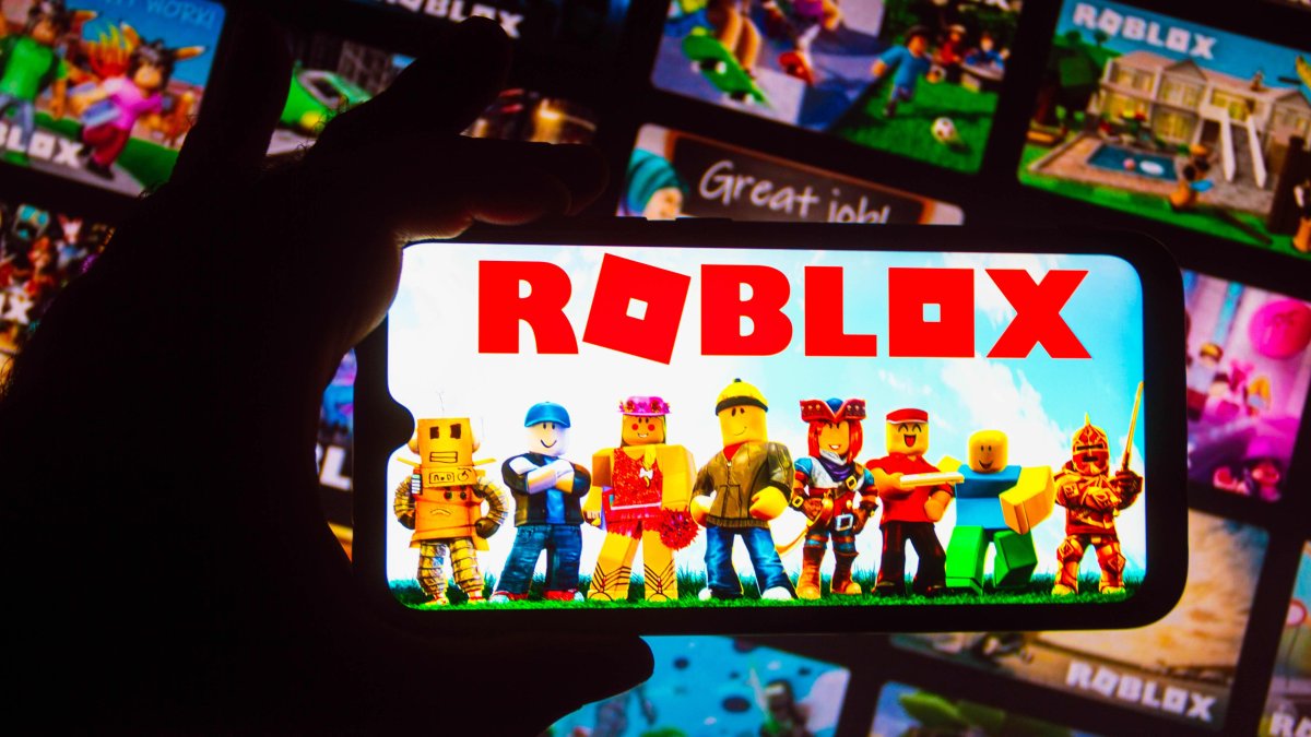 Millions flocking to grow virtual gardens in viral Roblox game created by teen