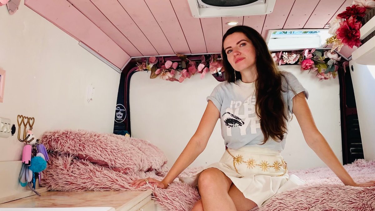 This is How Much This Van Lifer Has Saved Since Relocating Into Her Taylor Swift-Inspired Cellular Residence