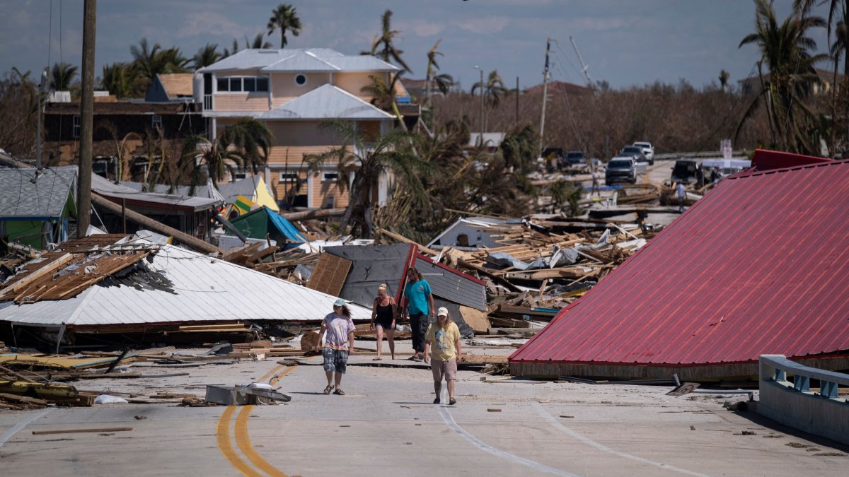 Staggering Recovery Ahead, Florida Fights on After Hurricane Ian - Vimarsana News