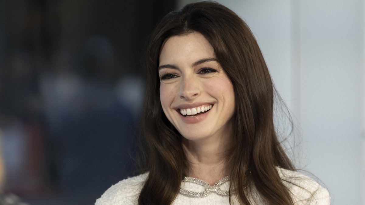 Anne Hathaway Says Tension Led to Her Lacking Out on ‘Great Moments’