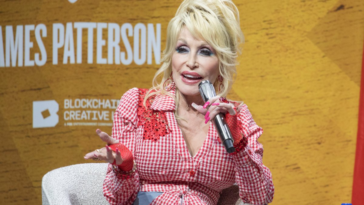 This is Why Dolly Parton Would not Tour Again