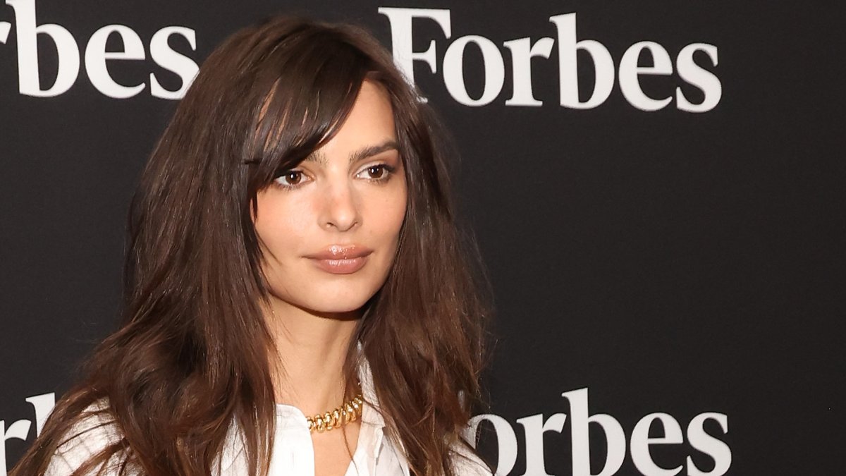 Emily Ratajkowski Feels ‘Anger’ After Sebastian Bear-McClard Break up Emily Ratajkowski Feels ‘Anger’ After Sebastian Bear-McClard Break up