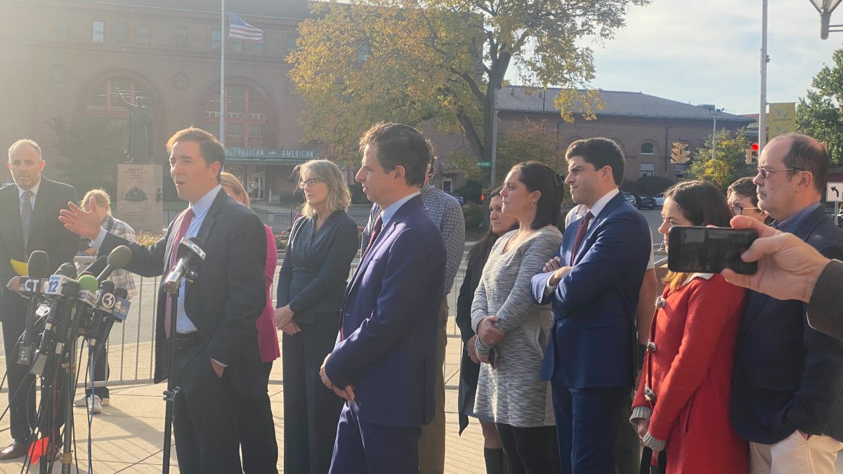 Sandy Hook Victim Families Speak Out After Verdict in Alex Jones Case – NBC 6 South Florida - Vimarsana News