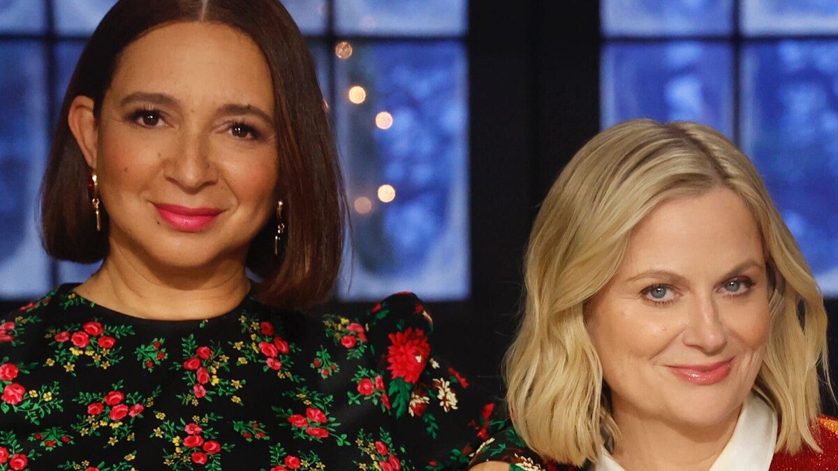 Ring In the Holiday getaway Year with BFFs Amy Poehler and Maya Rudolph Ring In the Holiday getaway Year with BFFs Amy Poehler and Maya Rudolph