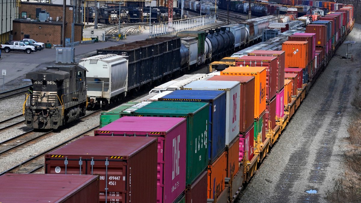 Here's How a Railroad Strike Could Cripple the US Economy in Just 2 Weeks – NBC 6 South Florida - Vimarsana News